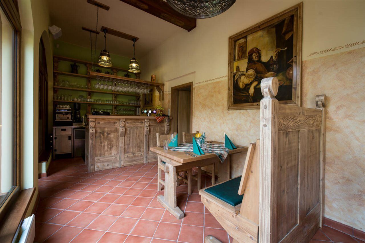 Hotel Selsky Dvur - Bohemian Village Courtyard Prague Exterior photo